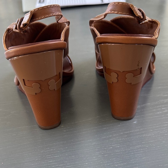 Tory Burch Tan Leather Sandals - Picture 5 of 8
